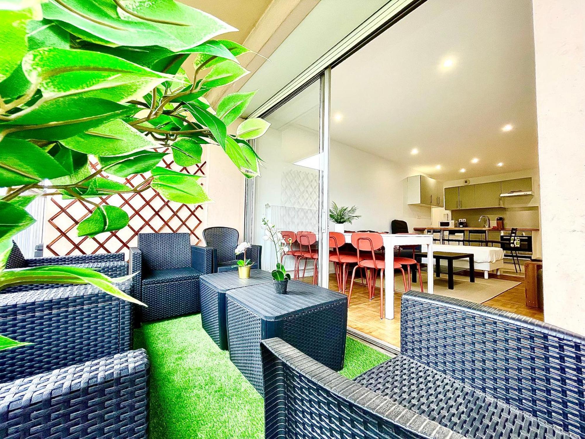 Apartment Bngo I Le Spacieux I 3 Chambres, 2 Salles De Bain, Parking Prive Gratuit, 8 Personnes, Vieux Hypercentre