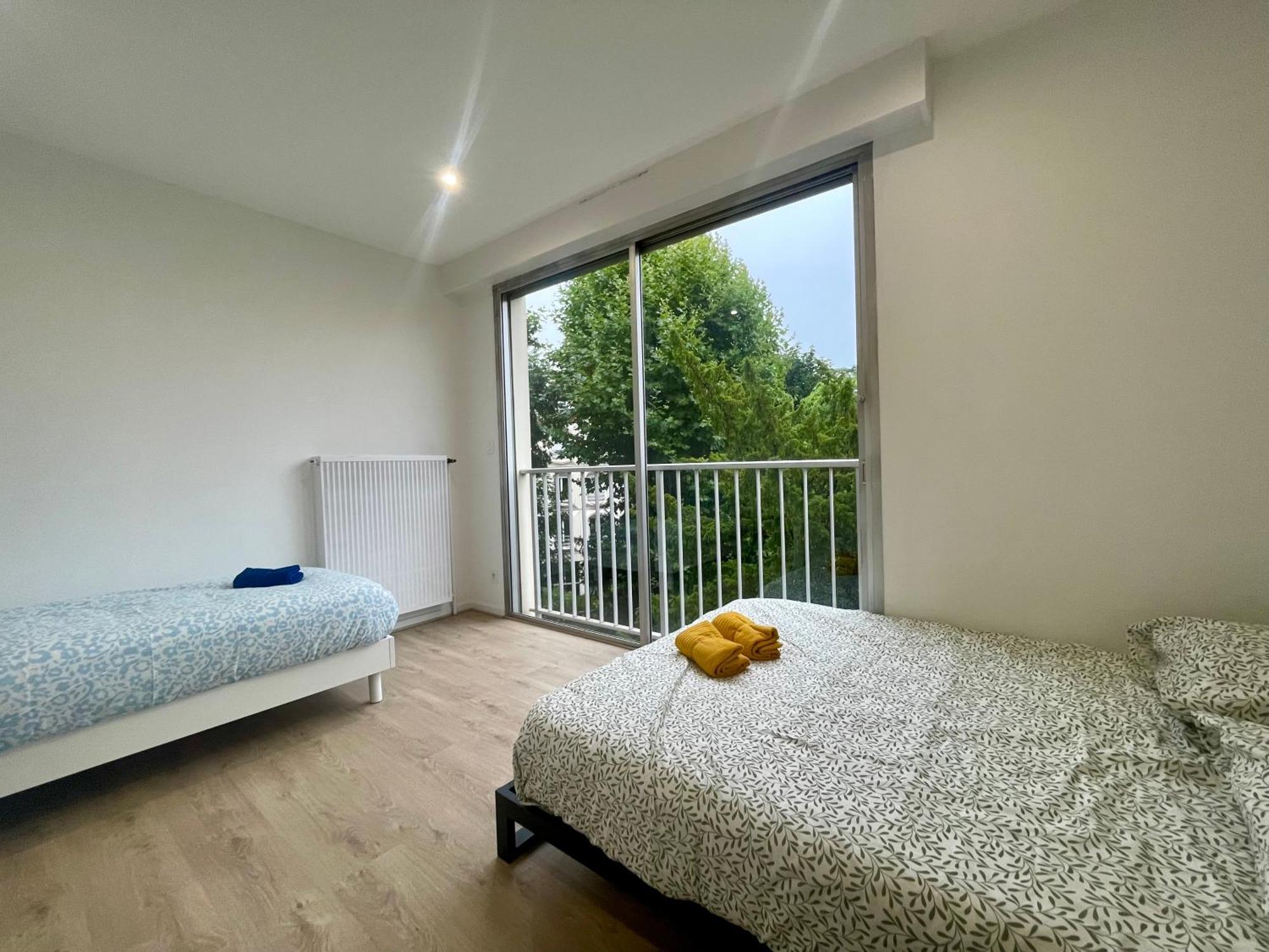 Bngo I Le Spacieux I 3 Chambres, 2 Salles De Bain, Parking Prive Gratuit, 8 Personnes, Vieux Hypercentre