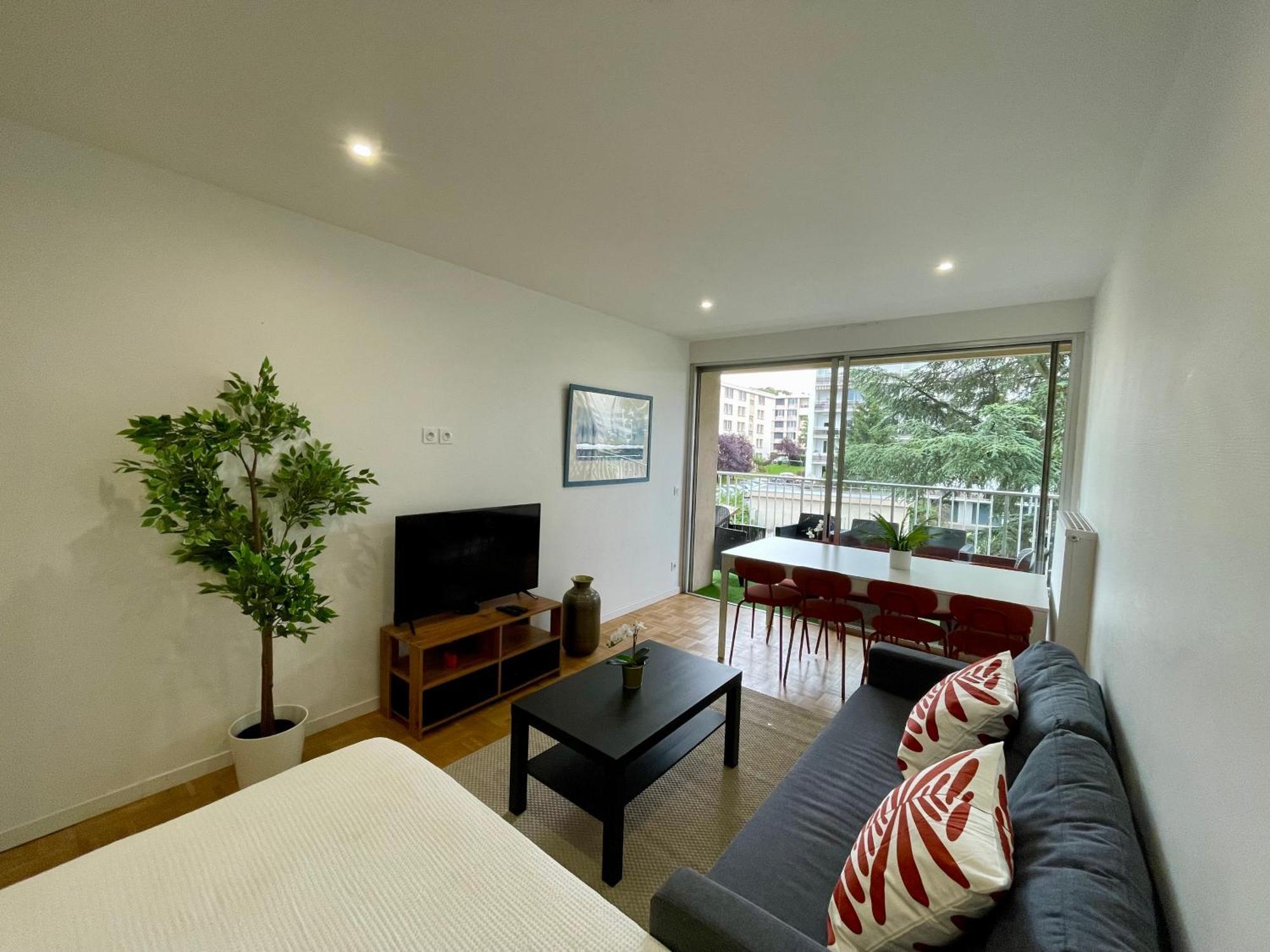 Bngo I Le Spacieux I 3 Chambres, 2 Salles De Bain, Parking Prive Gratuit, 8 Personnes, Vieux Hypercentre Apartment