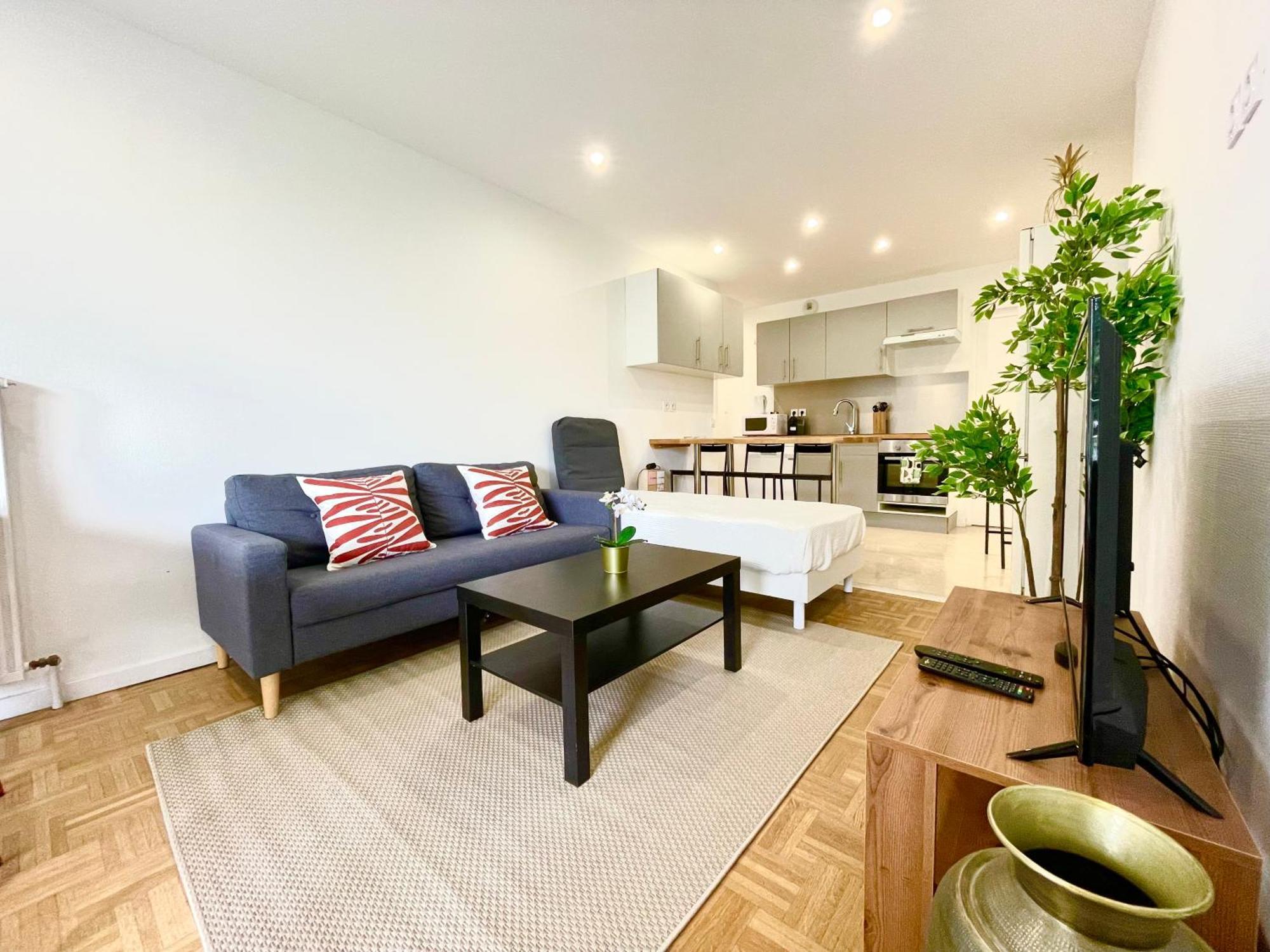 Appartement Bngo I Le Spacieux I 3 Chambres, 2 Salles De Bain, Parking Prive Gratuit, 8 Personnes, Vieux Hypercentre *