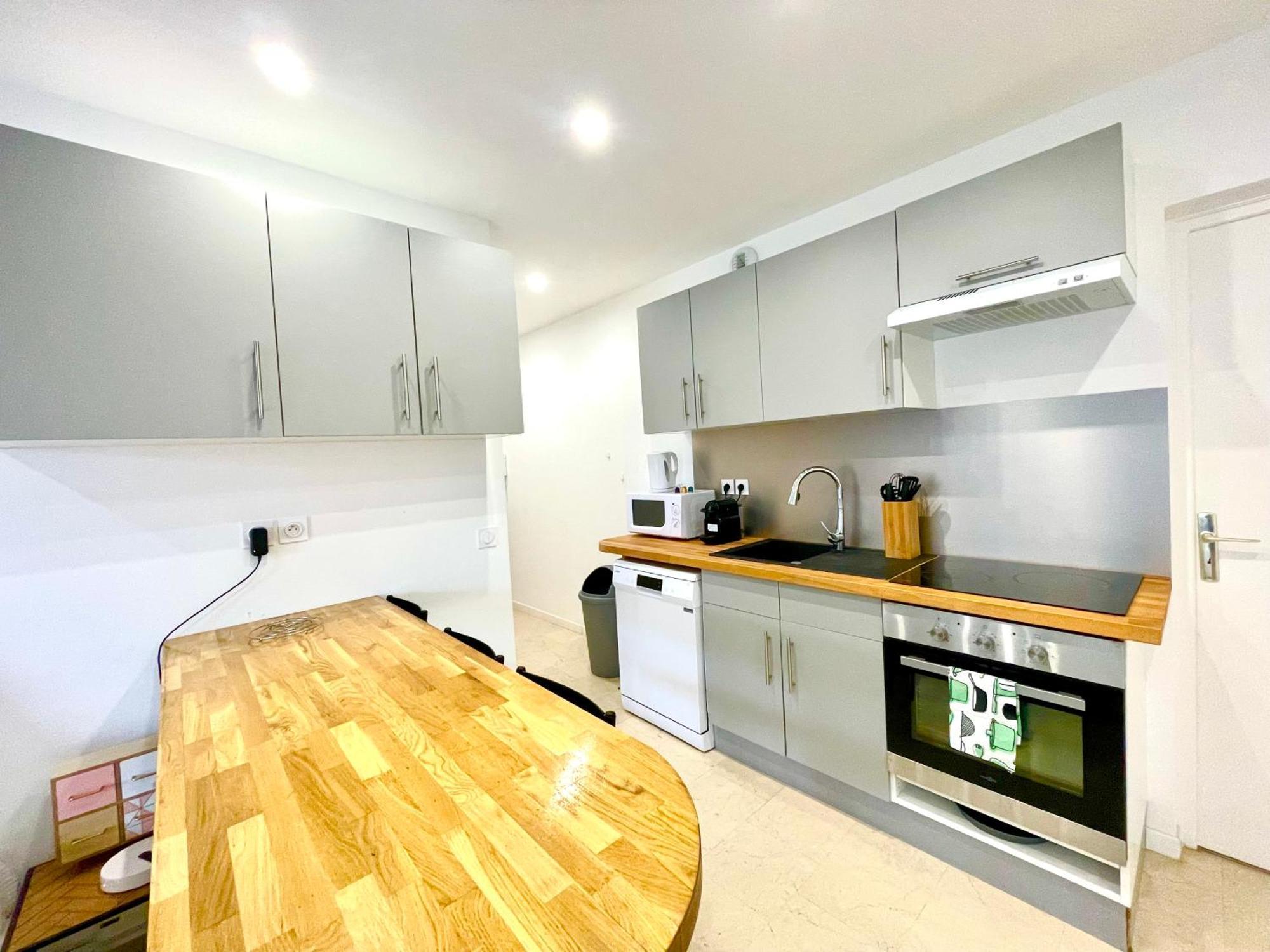 Bngo I Le Spacieux I 3 Chambres, 2 Salles De Bain, Parking Prive Gratuit, 8 Personnes, Vieux Hypercentre *