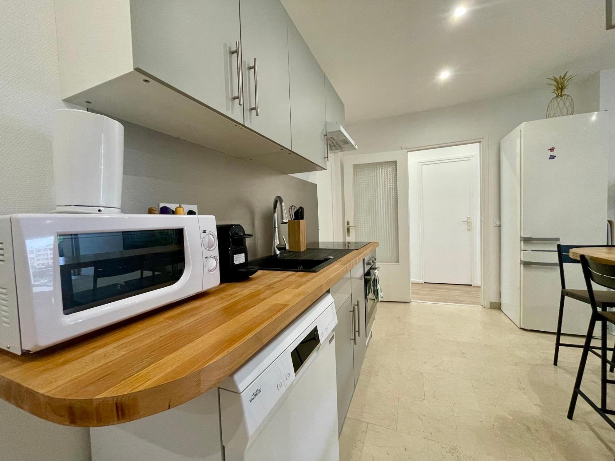 Bngo I Le Spacieux I 3 Chambres, 2 Salles De Bain, Parking Prive Gratuit, 8 Personnes, Vieux Hypercentre Apartment
