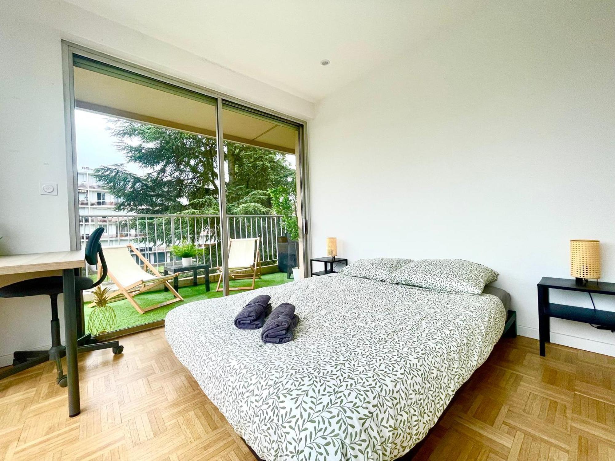 Apartment Bngo I Le Spacieux I 3 Chambres, 2 Salles De Bain, Parking Prive Gratuit, 8 Personnes, Vieux Hypercentre